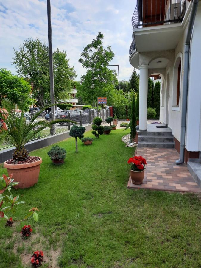 Gabi Apartmanhaz Балатонлелле Экстерьер фото