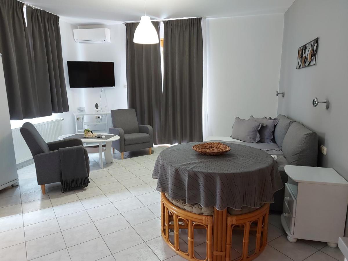 Gabi Apartmanhaz Балатонлелле Экстерьер фото