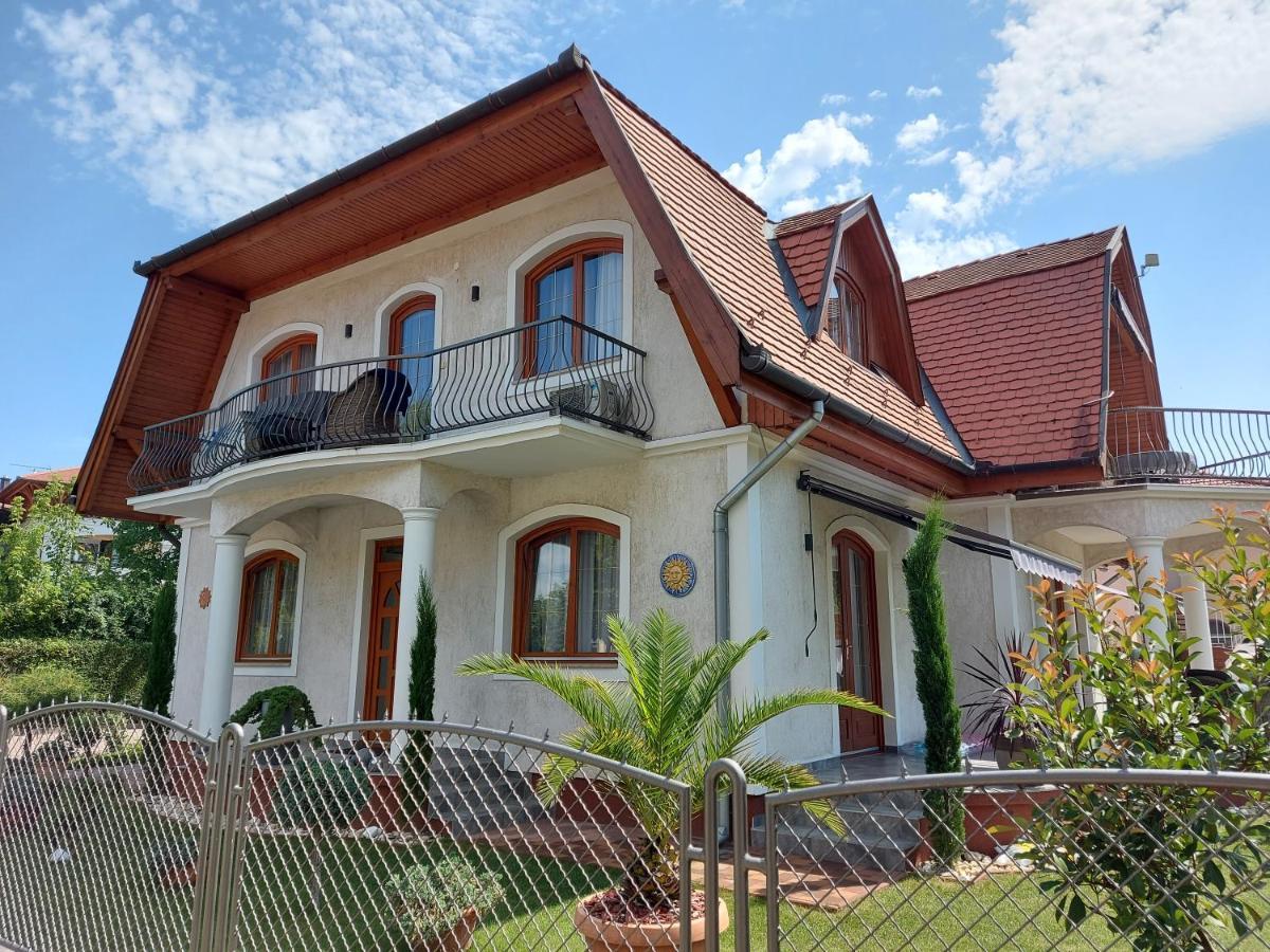 Gabi Apartmanhaz Балатонлелле Экстерьер фото