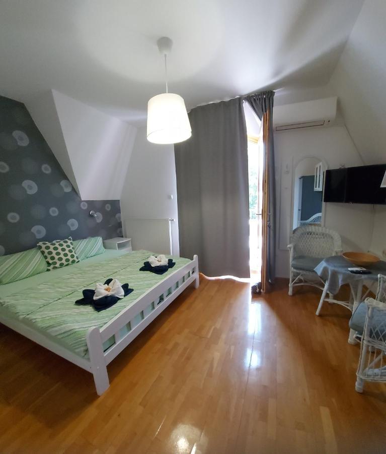 Gabi Apartmanhaz Балатонлелле Экстерьер фото