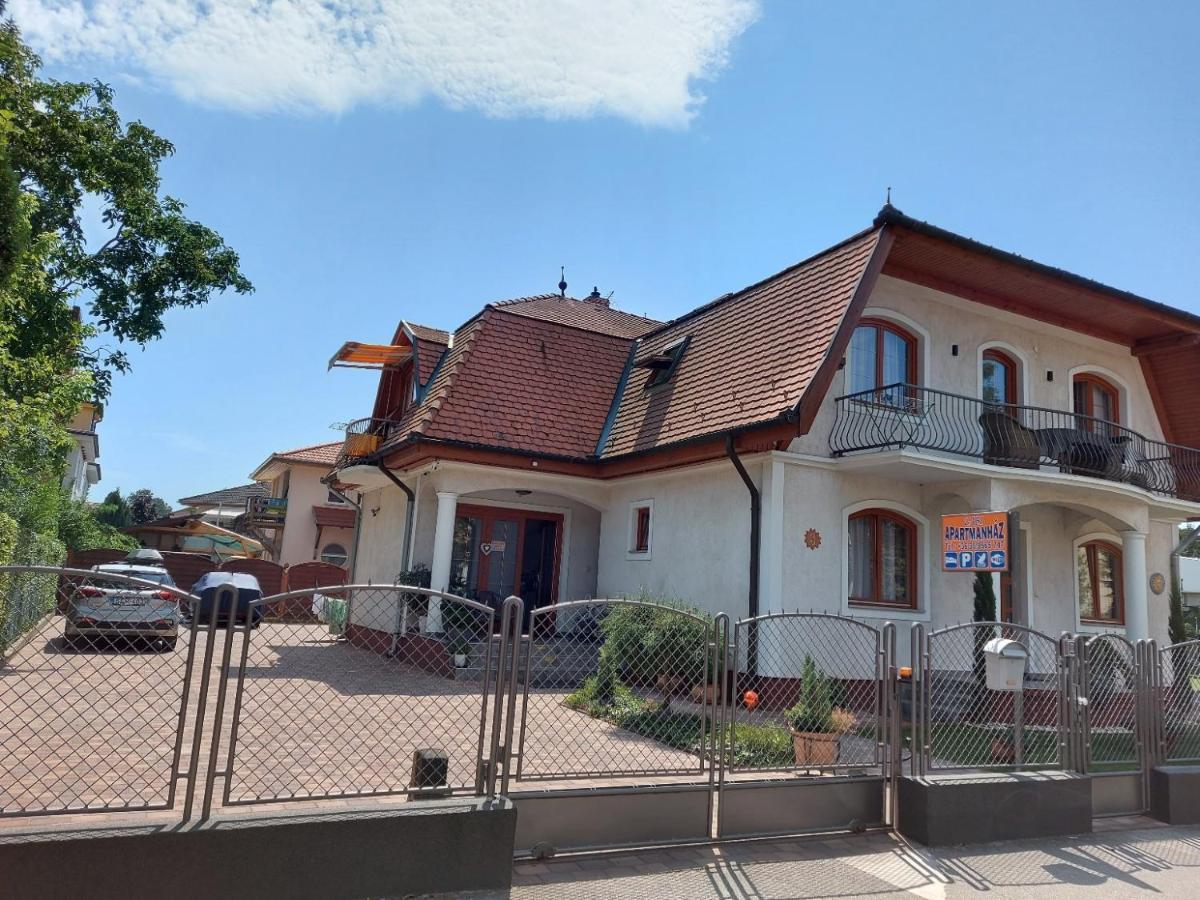 Gabi Apartmanhaz Балатонлелле Экстерьер фото